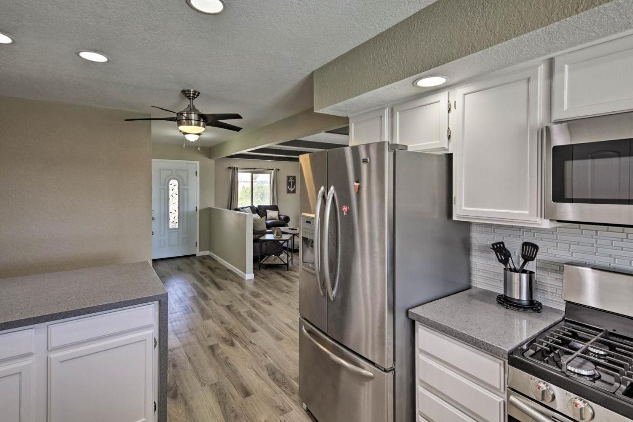 Lake Havasu Home With Pool And Mtn Views, Near Marina Lake Havasu City Exteriör bild